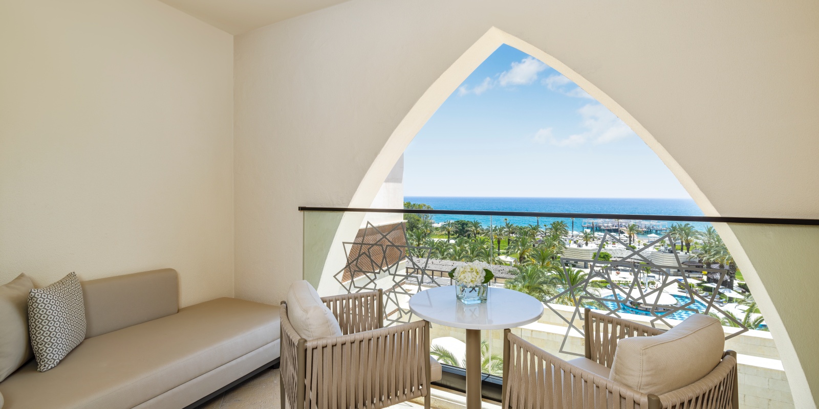 InStyle Touristik Tuerkei_Tee Time Tuerkei_Kempinski the Dome.Instyle.KIAYT_Deluxe Sea View_Balcony_1