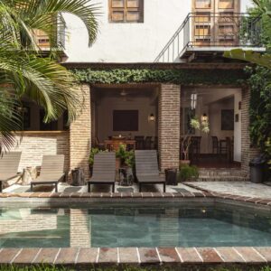 Instyle Touristik – DomRep – ©LatinConnect – EinsteigerreiseVilla Colonial – Hotel, areas, pool, sitting area, lounge, sun chairs