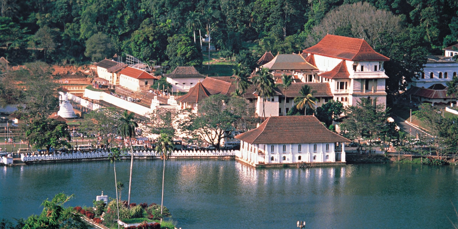 Instyle Touristik – Sri Lanka – ©SriLankanTourismBoard – Norden und Osten Sri Lankas Temple of Tooth relic (Dalanda Maligawa) 03