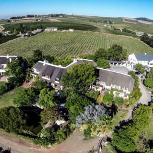 Instyle Touristik – ©FinestTravelAfrica – Golfreise Südafrika – Kap & KrügerWedgeView premisis seen from the front Vineyards side