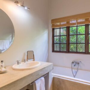 Instyle Touristik – ©FinestTravelAfrica – Golfreise Südafrika – Wein & WildlifeStandard – downstairs (12)