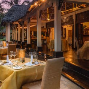 Instyle Touristik – ©FinestTravelAfrica – The Luxperience TansaniaSafariRestaurant1