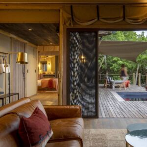Instyle Touristik – Botswana – The Luxperience – exklusive High End Flugsafari – copyright GoVacBlack tent_dumatau_tcunniffe_0111