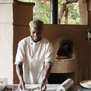 Instyle Touristik – Botswana – copyright GoVacBlack Chobe Chilwero Lodge Chef pizza oven