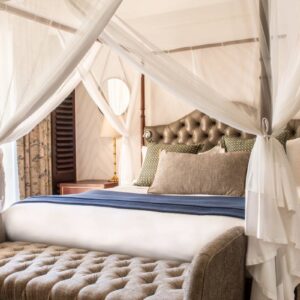 Instyle Touristik – Botswana – copyright GoVacBlack The_Royal_Livingstone_By_Anantara_Guest_Room_Presidential_Suite_Bedroom