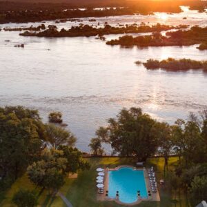 Instyle Touristik – Botswana – copyright GoVacBlack The_Royal_Livingstone_by_Anantara_Exterior_view_Victoria_Falls_Sunset