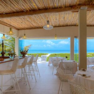 Instyle Touristik – Zanzibar für Genießer – White Sand Luxury Villas&Spa – copyright GoVacBlack Beach Restaurant