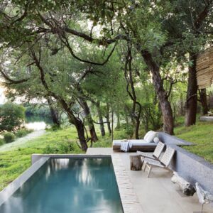 InstyleTouristik_FlugsafariBotswana_copyright GoVacBlackmatetsi_riverhouse1