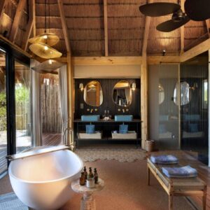 InstyleTouristik_FlugsafariWüstezumDelta_copyright GoVacBlackbots_tawana_dk_bathroom5