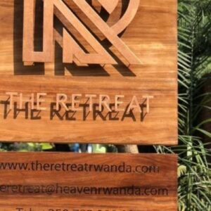 InstyleTouristik_RuandaGorillaSafari-luxury_copyright GoVacBlackThe Retreat Street Sign