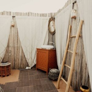 InstyleTouristik_Canvas-Club-Bathroom-Tent-2_copyrightSilentSands