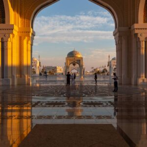 InstyleTouristik_An outdoor shot of the Qasr Al Watan Palace arch, pillars and dome illuminated by the sunset. copy_©Abu Dhabi Tourism