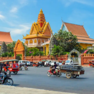 InstyleTouristik_Phnom Penh Street 2 copy_©SaffronTravel
